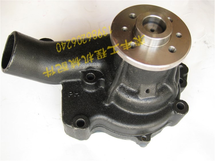 斗山大宇挖掘機配件：大宇DH220-7 DH215-7 發動機水泵