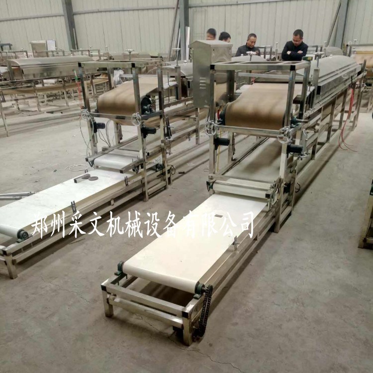遼寧大拉皮機 圓形紅薯粉皮機 創(chuàng)新節(jié)能全自動數(shù)控涼皮機