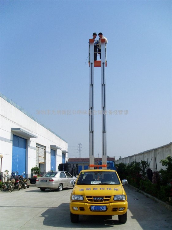 車(chē)載式鋁合金升降平臺(tái)高空作業(yè)維修設(shè)備路燈監(jiān)控升降機(jī)雙桅柱6米