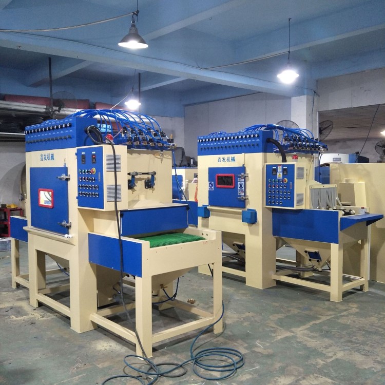 厂家直销竹木制品表面处理自动喷砂机键盘喷砂机烤盘铝板喷砂设备