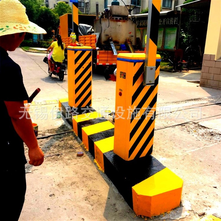 蘇浙滬皖停車場智能管理系統定制，黃黑禁界，晚上反光
