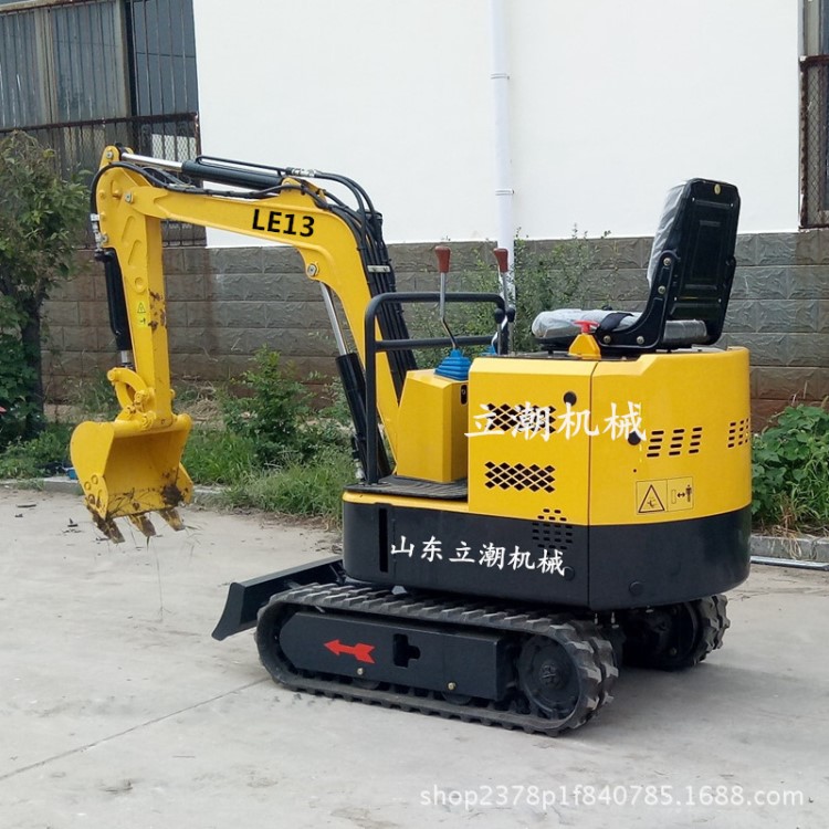果園小挖掘機 小型微型挖掘機廠家批發 LE13農用微型小挖機