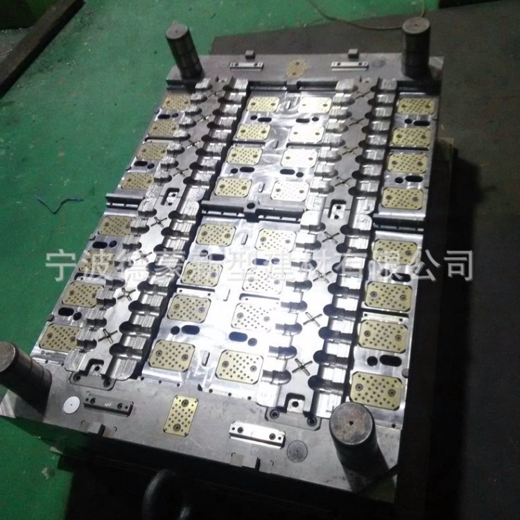 生产供应pe管件模具 水暖管件模具 管件模具