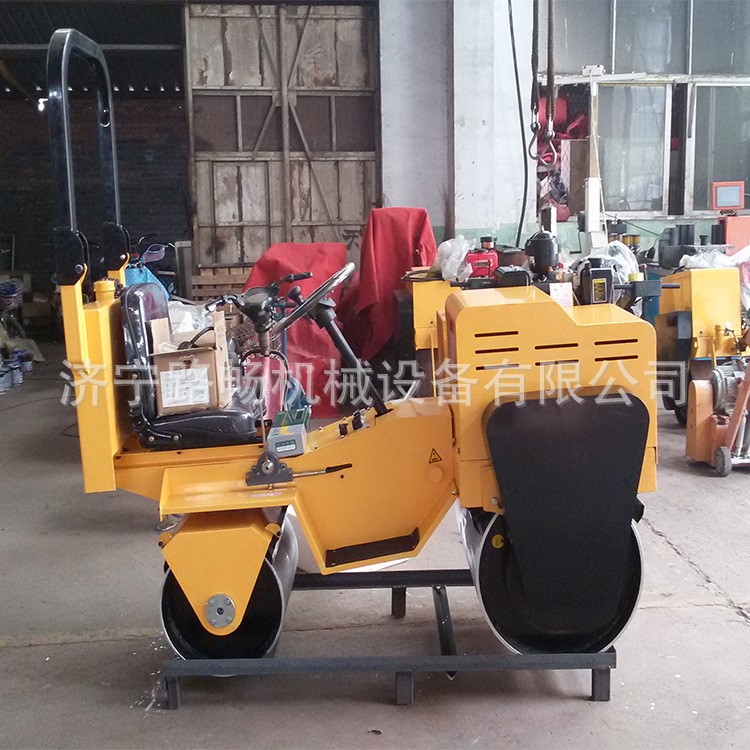 路暢駕駛式壓路機(jī) 雙輪壓路機(jī) 振動(dòng)壓路機(jī)