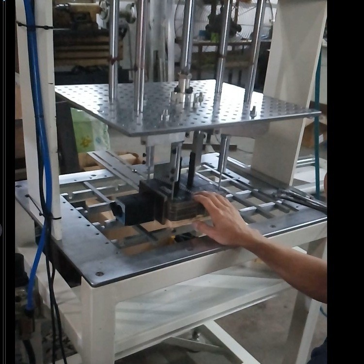 自動內孔清廢機 中孔清廢機 沖針扁針經特殊處理自主研發耐用