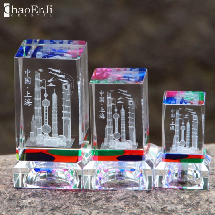 創(chuàng)意水晶內(nèi)雕工藝品擺件 明珠塔 廠家定制3d激光發(fā)光水晶底座禮品