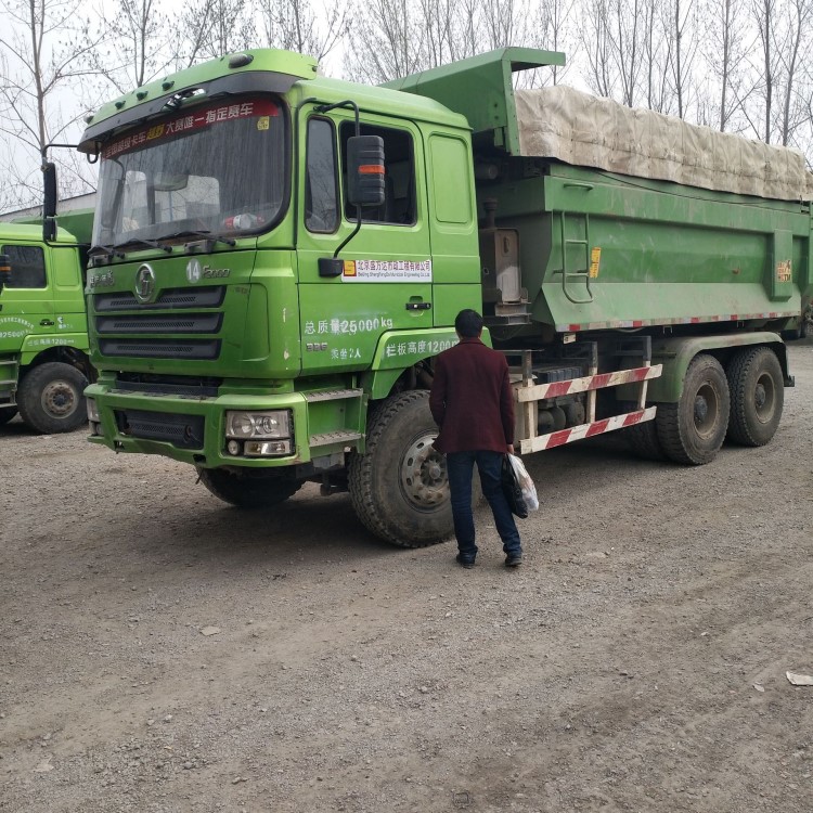 德龙二手后八轮自卸车，二手豪沃翻斗车，二手自卸车转让，后八轮