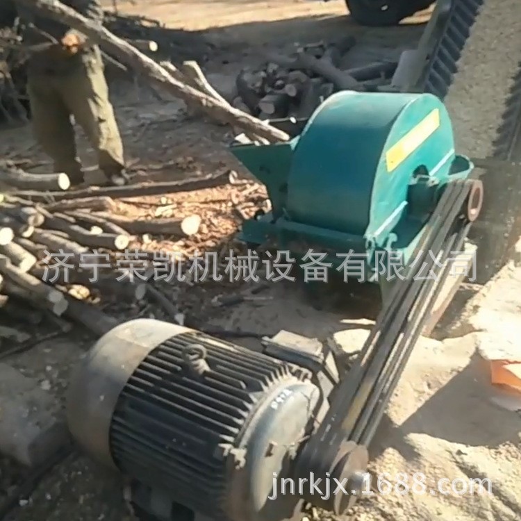 小型廢舊木頭鋸末粉碎機(jī) 干濕樹木竹子粉碎機(jī) 600型木材粉碎機(jī)價(jià)
