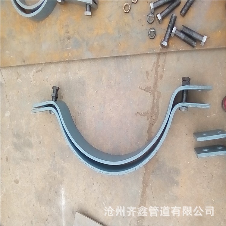 供應(yīng)三孔長管夾 雙孔短管夾 雙螺栓管夾按標準制定