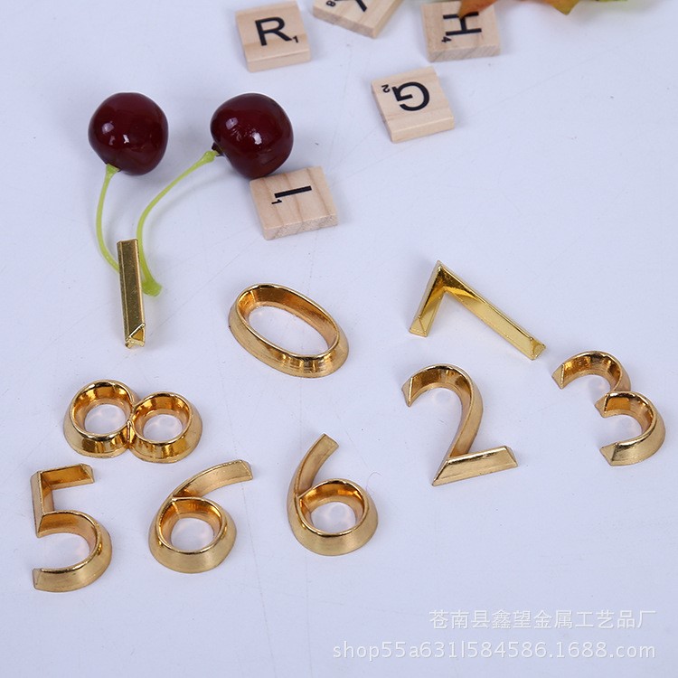 定做數(shù)字金屬門牌號金色鋅合鋁金屬數(shù)字牌字母牌號碼牌房號