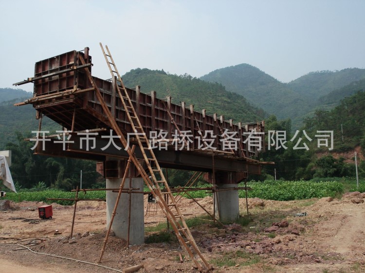 廣東廠家生產(chǎn)直銷鋼模板 組合鋼模板 建筑模板 蓋梁鋼模板