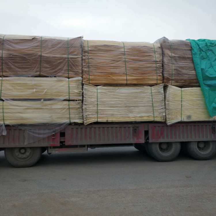 廠家直銷4x8尺  天然科技木皮 規(guī)格按需定做