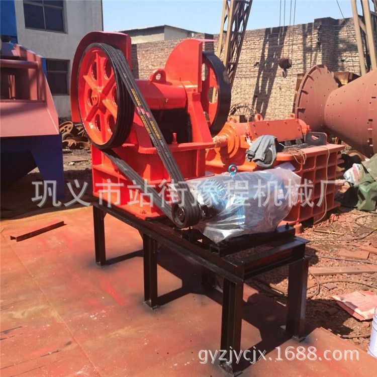 小型實驗室顎式破碎機鵝卵石顎式碎石機中碎石料石頭顎式破碎機