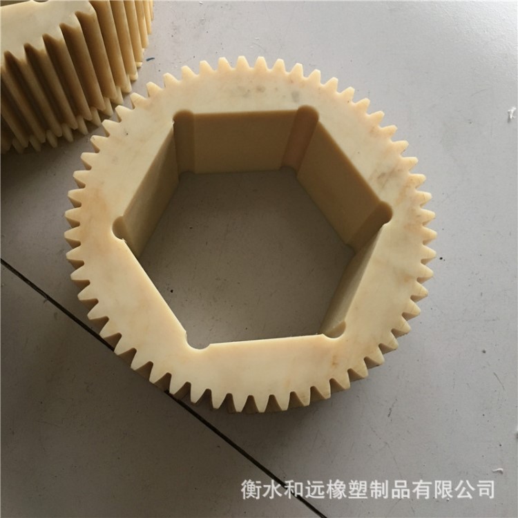 尼龍齒輪 含油耐磨  PA66 、PA6各類 尼龍件、異形件、廠家加工