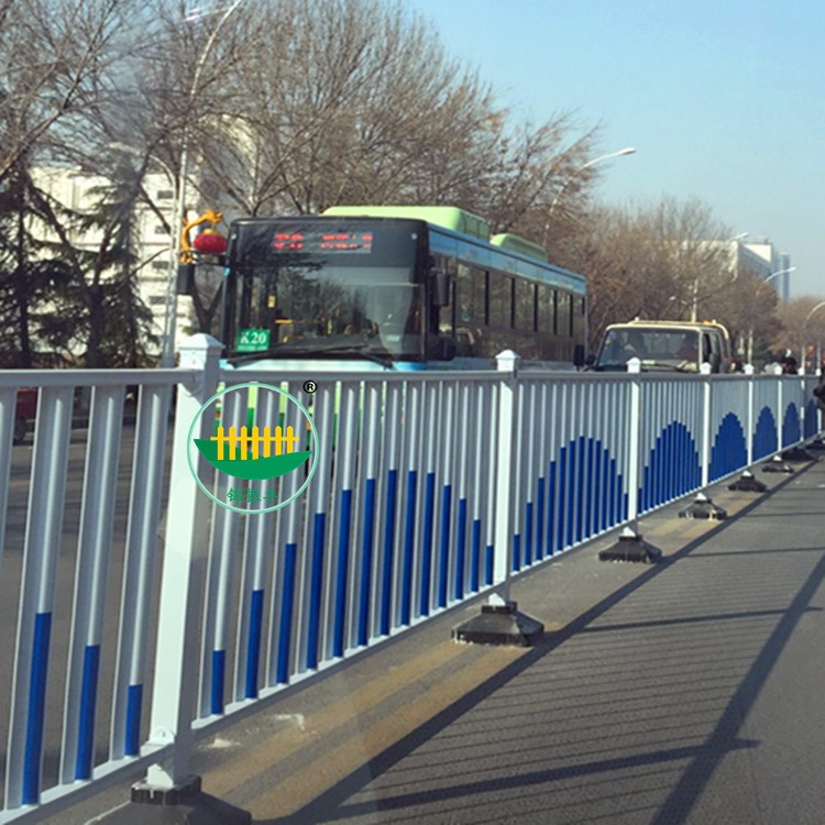 湖北荊門(mén)市政交通道路護(hù)欄道路中央廣告防撞鋅鋼護(hù)欄加工批發(fā)廠家