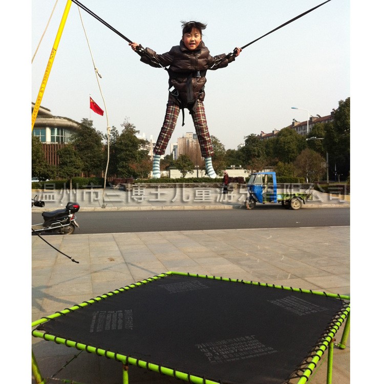 銷售供應(yīng)單人豪華蹦蹦床戶外游樂設(shè)備廣場公園兒童蹦極