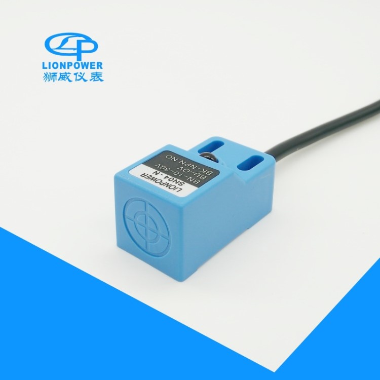 廠家直銷 代瑞科電感式直流npn pnp方形接近開關(guān)sn04-n sn04-p