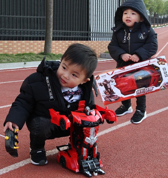 變形遙控汽車搖控車金剛無線電動賽車男童充電機(jī)器人兒童玩具男孩