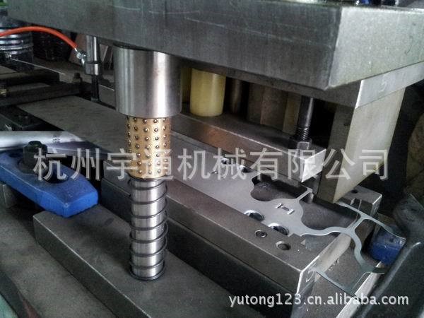 雙條木箱鋼帶包邊機，無釘箱機械設備釘扣機