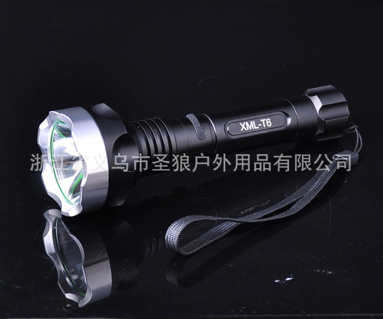 進(jìn)品CREE T6強(qiáng)光手電 LED手電筒 堪比氙氣燈 直充電遠(yuǎn)射