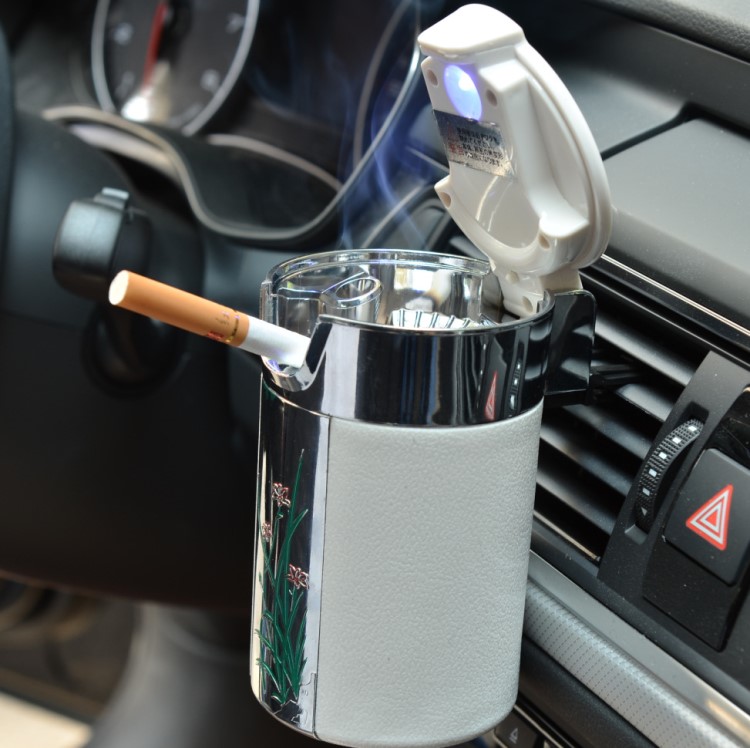 新款汽車煙灰缸碳纖維車載煙灰缸帶燈車用煙灰缸LED燈光汽車用品