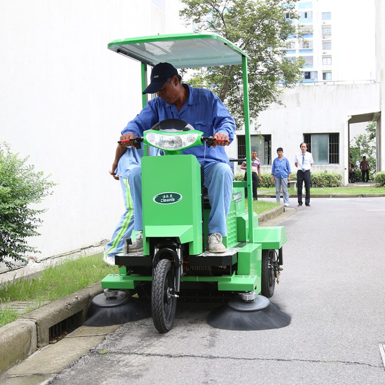 三轮电动扫地机物业小区广场驾驶式扫地车清扫车工厂吸尘扫地车