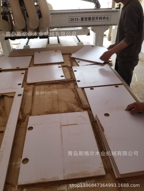 板式家具櫥柜衣柜專用數(shù)控開料機，搭配拆單開料排孔軟件