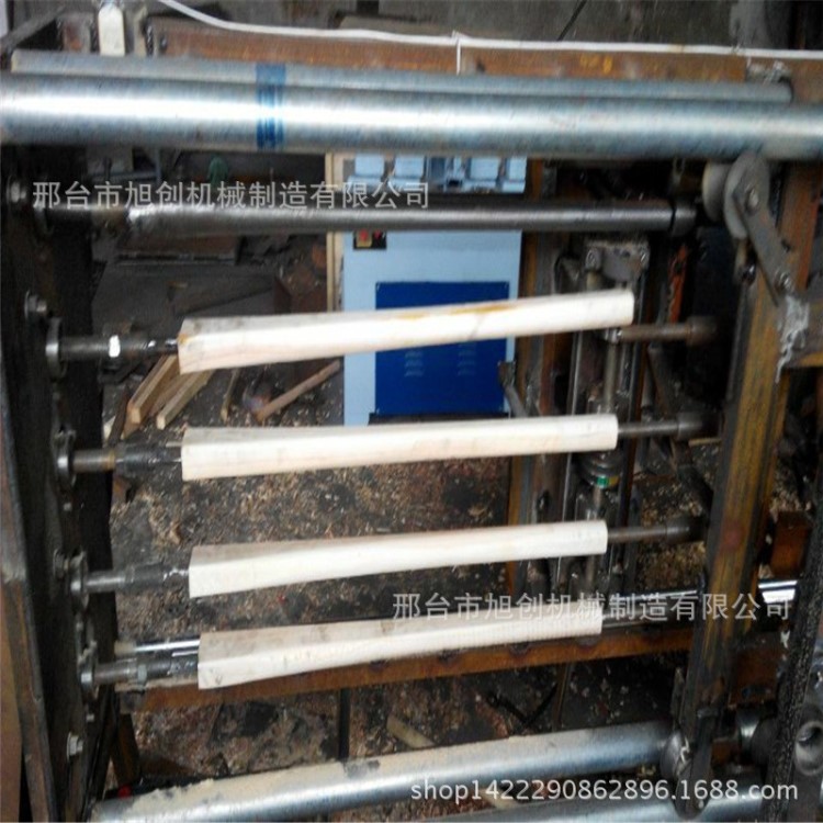 全自動(dòng)木工鎬把機(jī)，鋤把木柄機(jī)  一次性可加工4根仿形機(jī)