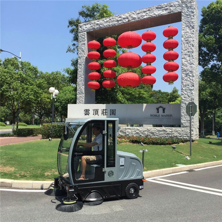 駕駛式全封閉掃地機(jī)工業(yè)掃地車報(bào)價(jià)中小型花公園物業(yè)廣場(chǎng)KM-V5