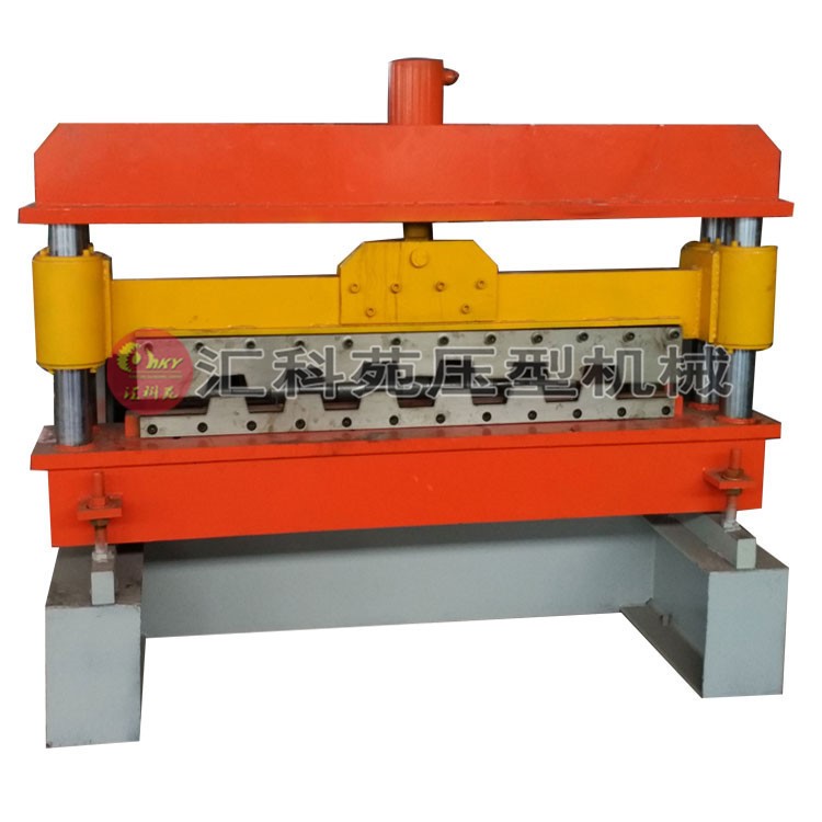 角馳彩鋼壓型機(jī)械設(shè)備壓瓦機(jī) 廠家直泊頭壓瓦機(jī)樓承板