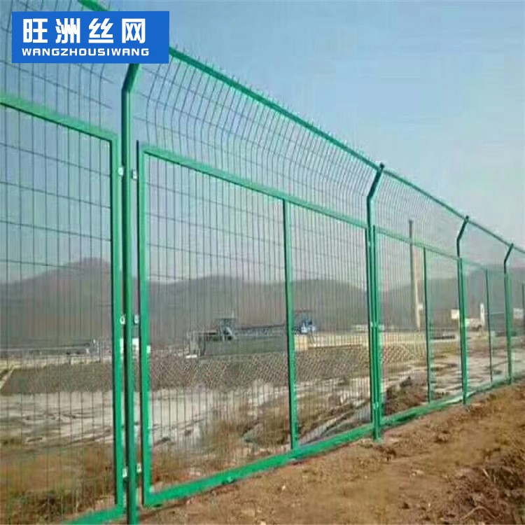 廠家加工定制浸塑綠色防護(hù)鐵絲網(wǎng) 品質(zhì)款現(xiàn)貨圈地圍山鐵絲網(wǎng)批發(fā)