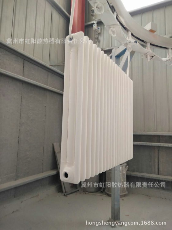 鋼制柱型暖氣片 家用立式鋼三柱暖氣片 防腐低碳鋼制暖氣片可定制