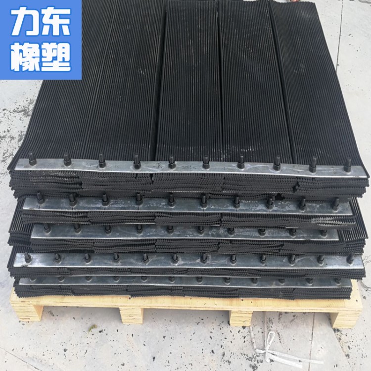 供應(yīng)傳送箱防塵簾 聚氨酯擋塵簾礦冶傳送設(shè)備導(dǎo)料槽擋塵簾直徑6mm