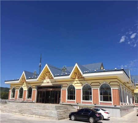 威海彩石金屬瓦廠家  屋面改造項(xiàng)目木屋輕鋼房屋 防水防火翻新