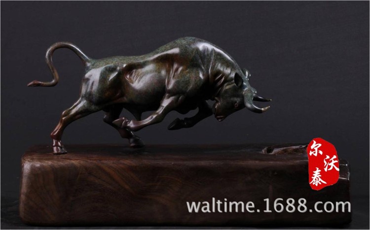 年終尾牙送領(lǐng)導(dǎo)禮品銅牛擺件 獨(dú)特造型船木底座銅制工藝品