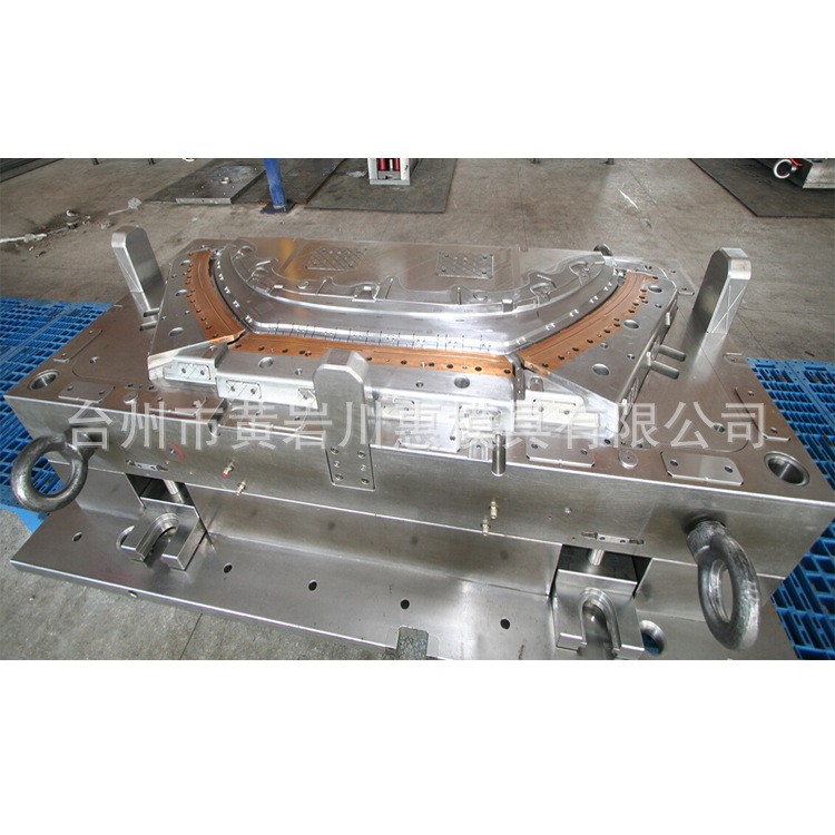 生產(chǎn)汽車擋板模具，塑料儀表臺模具