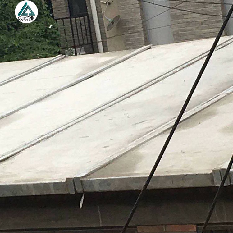 廠家供應鋼桁架輕型復合板 濟南大型倉庫屋面用鋼骨架輕型屋面板