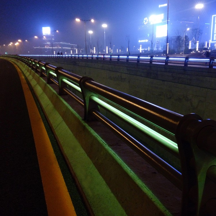 防撞護(hù)欄路燈 雙面發(fā)光12W橋梁燈 高標(biāo)準(zhǔn)戶外防撞路燈廠家