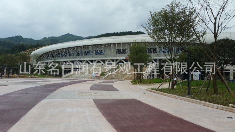 承接彩色透水混凝土路面