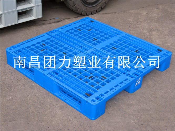 供應江蘇川字塑料托盤昆山內置鋼管塑料托盤江陰物流塑料托盤