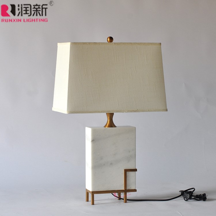 潤(rùn)新廠家定制配古銅色五金大理石臺(tái)燈 輕奢大氣爵士白 書(shū)房燈具