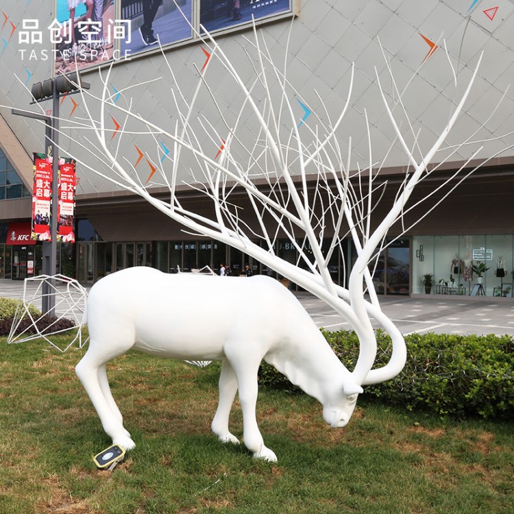 品創(chuàng)空間商場圣誕節(jié)裝飾玻璃鋼雕塑圣誕鹿園林景觀戶外雕塑擺件