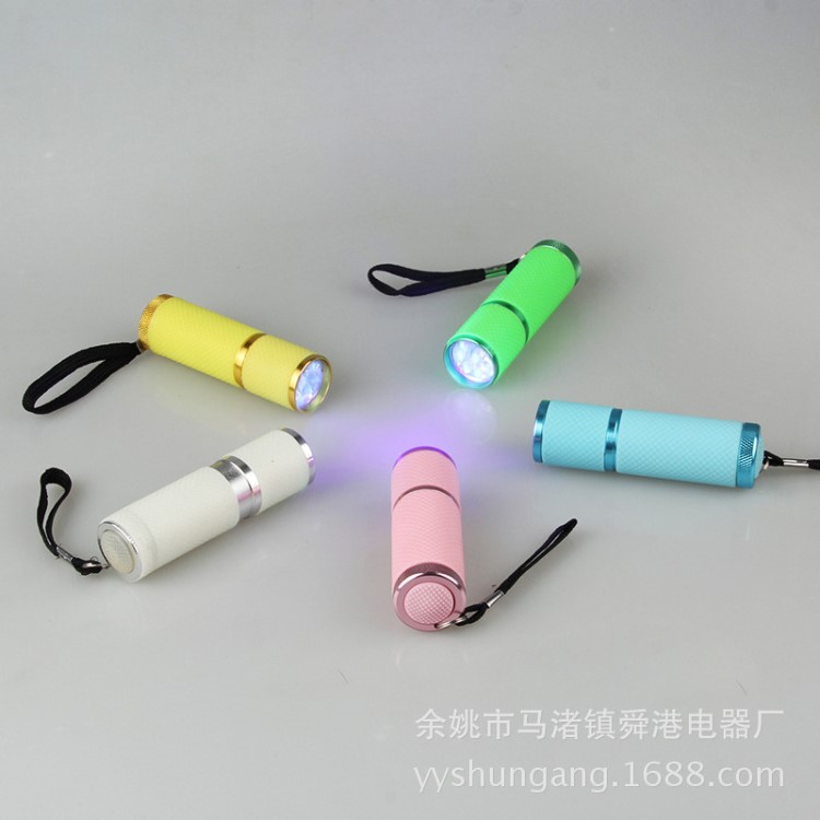 批發小巧玲瓏便攜式迷你LED美甲膠油速干燈