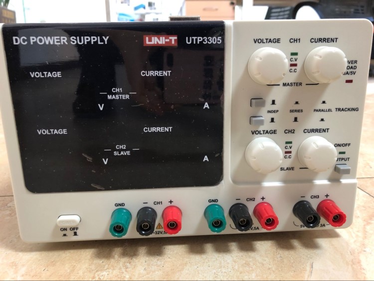 全新原裝優(yōu)利德開(kāi)關(guān)式直流穩(wěn)壓電源UTP3305