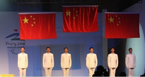 生產(chǎn)安裝體育館水平式升旗裝置音樂同步立式升旗頒獎(jiǎng)升旗系統(tǒng)