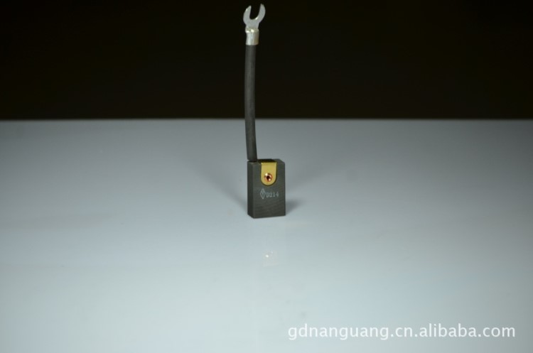 D214 碳刷    OUTAN 電化石墨碳刷 電機碳刷 D214    歐碳    摩
