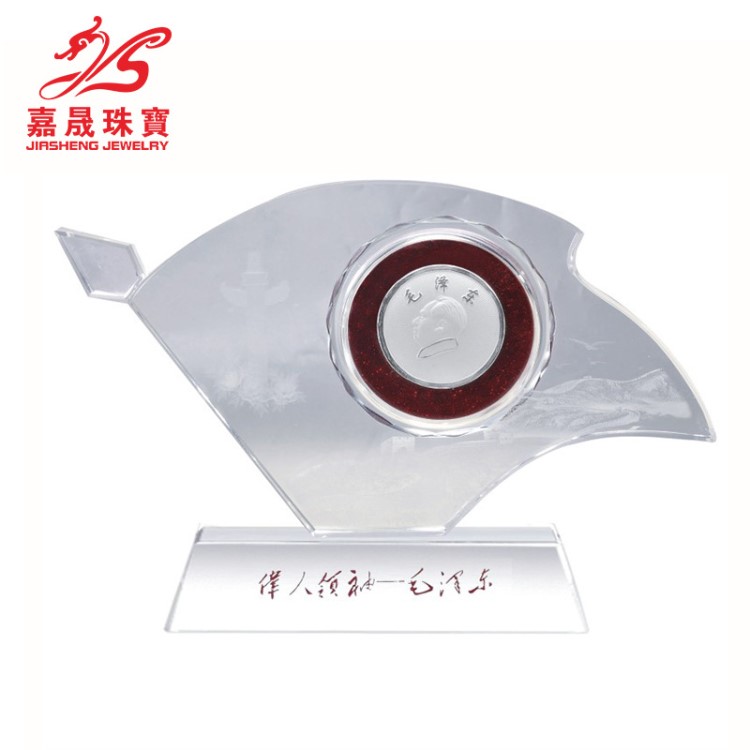 創(chuàng)意水晶擺件商務禮品擺件 辦公室會議室水晶擺件水晶鑲銀紀念章