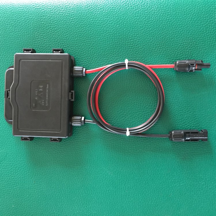 15個(gè)二極管太陽(yáng)能組件接線盒太陽(yáng)能電池板防水接線盒光伏接線盒