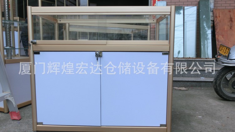 福建廈門非標(biāo)定做鈦合金玻璃精品柜臺(tái)高柜 手機(jī)柜 珠寶展示玻璃柜