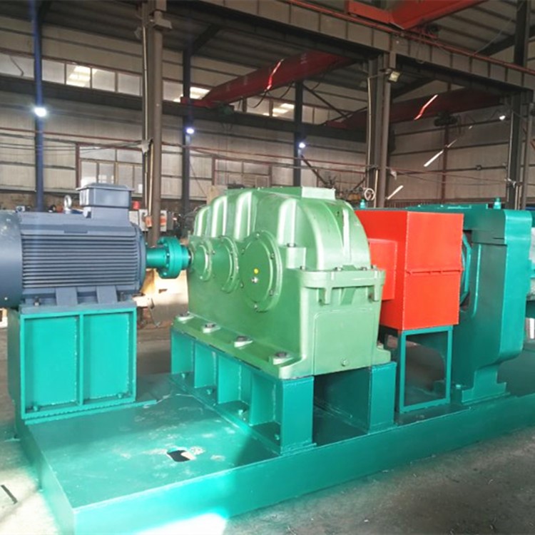 廠家直銷廢舊輪胎膠粉破膠機(jī)XP-610帶旋轉(zhuǎn)接頭橡膠機(jī)械